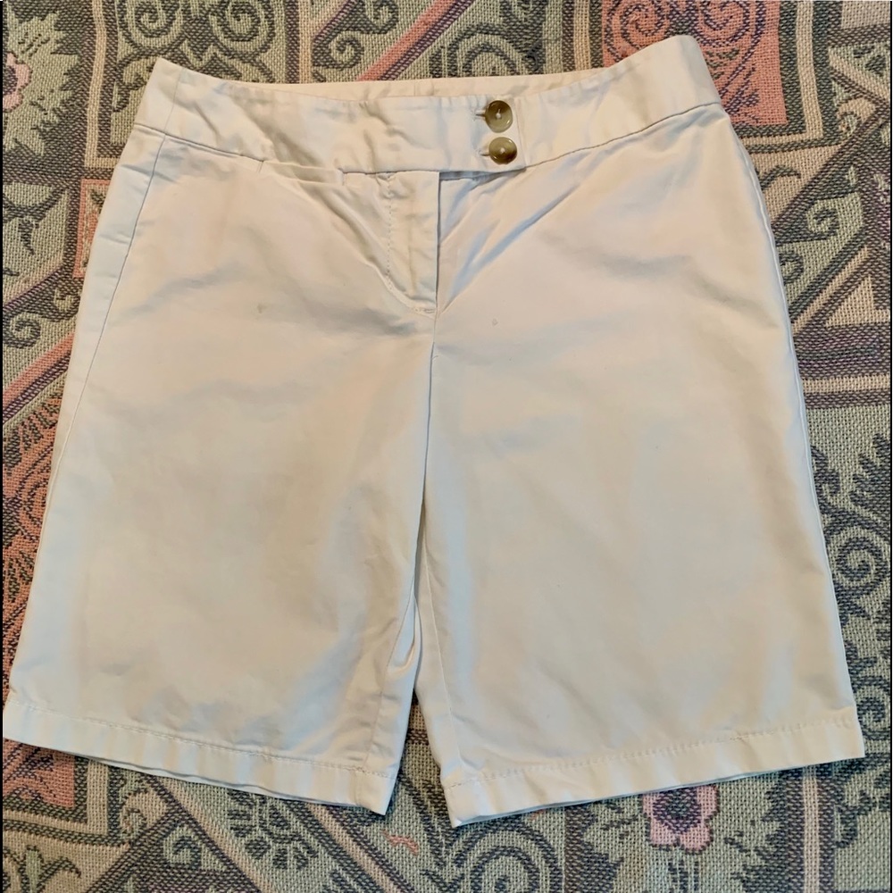 ANN TAYLOR WHITE SHORTS